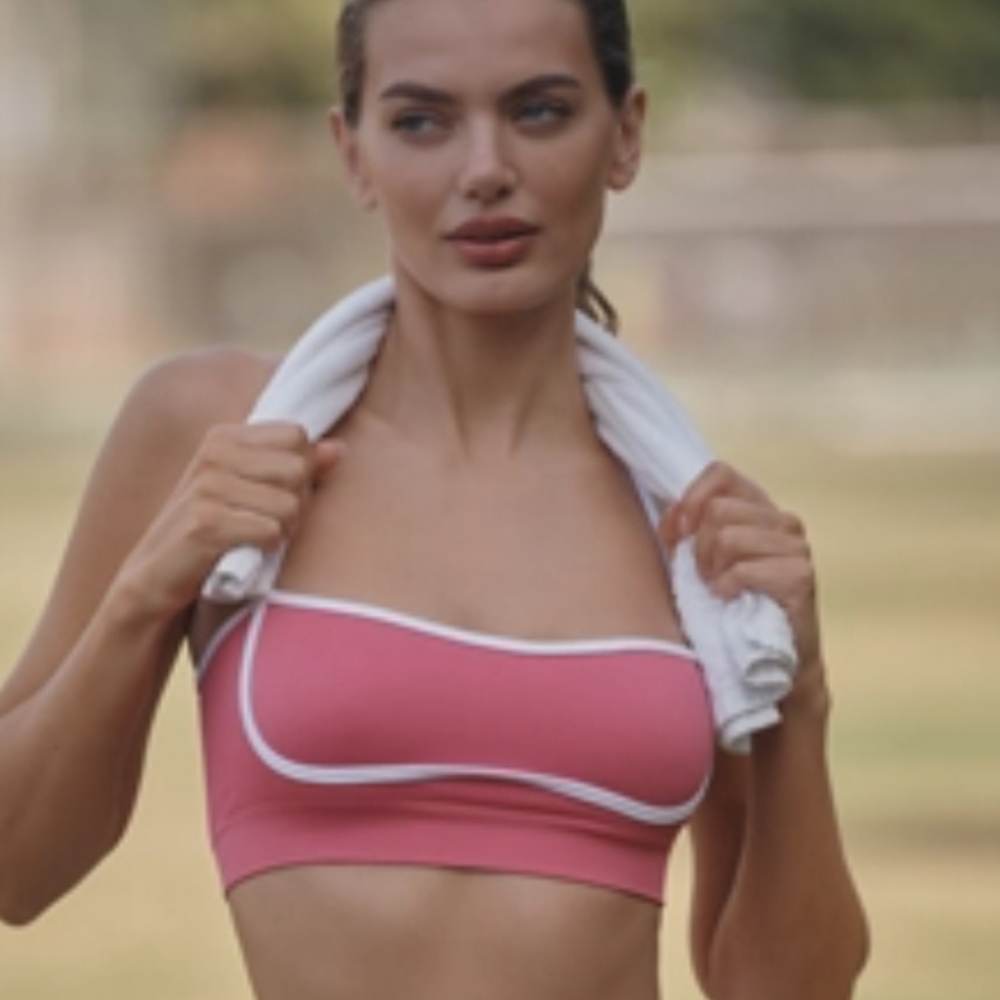 NWT Seamless Contrast Trim Bra